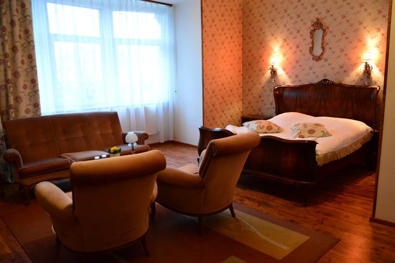 Hotel I Restauracja Chopin Żary Kültér fotó