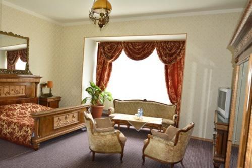 Hotel I Restauracja Chopin Żary Kültér fotó