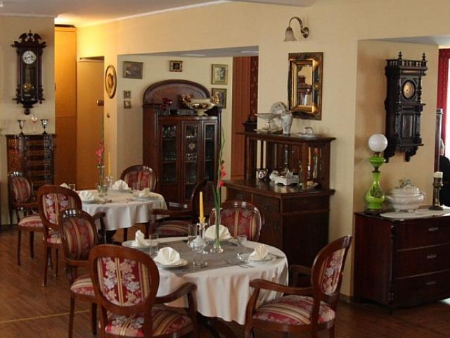 Hotel I Restauracja Chopin Żary Kültér fotó